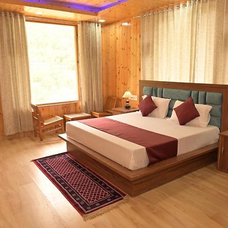 Hotel Royal Galaxy Tirthan Banjār 外观 照片