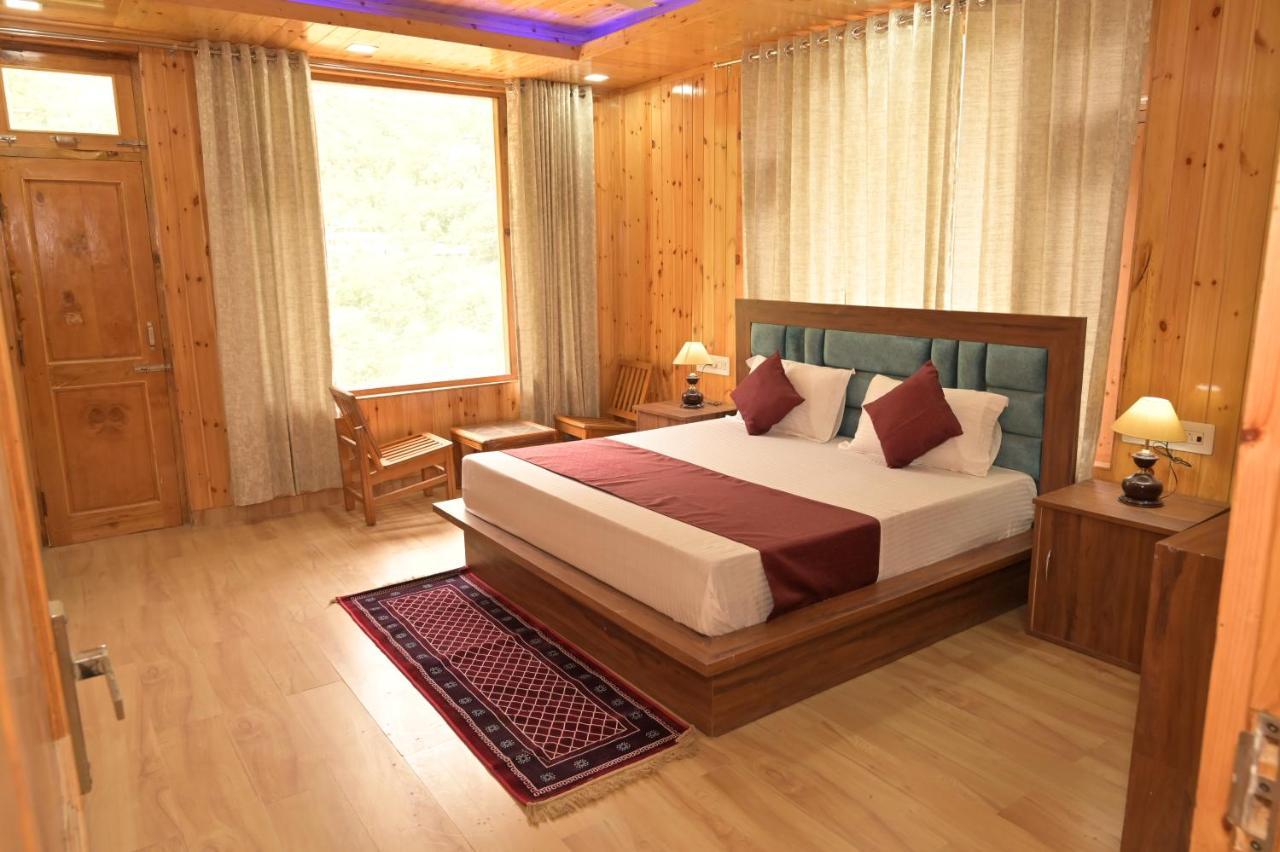 Hotel Royal Galaxy Tirthan Banjār 外观 照片