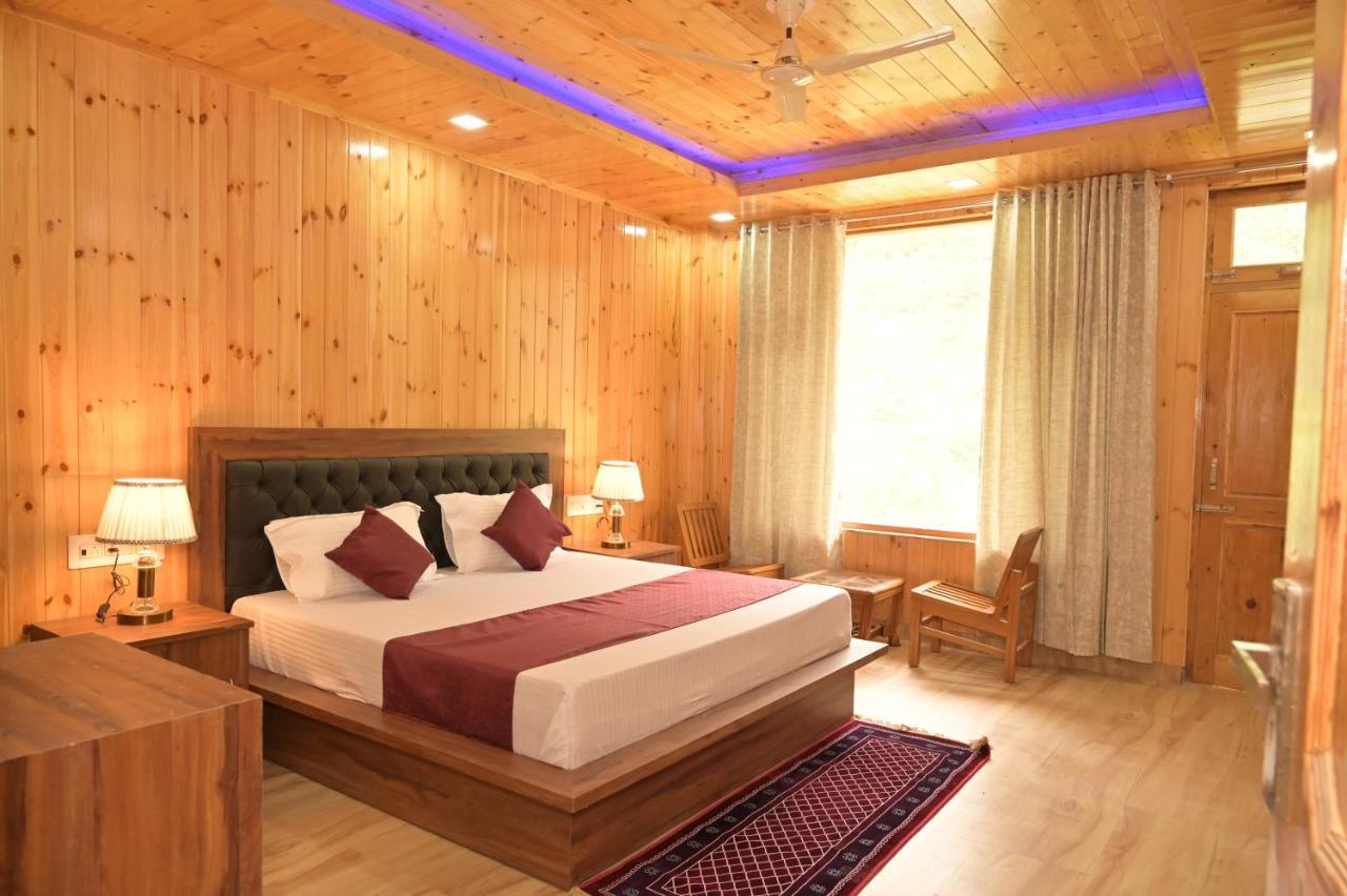 Hotel Royal Galaxy Tirthan Banjār 外观 照片