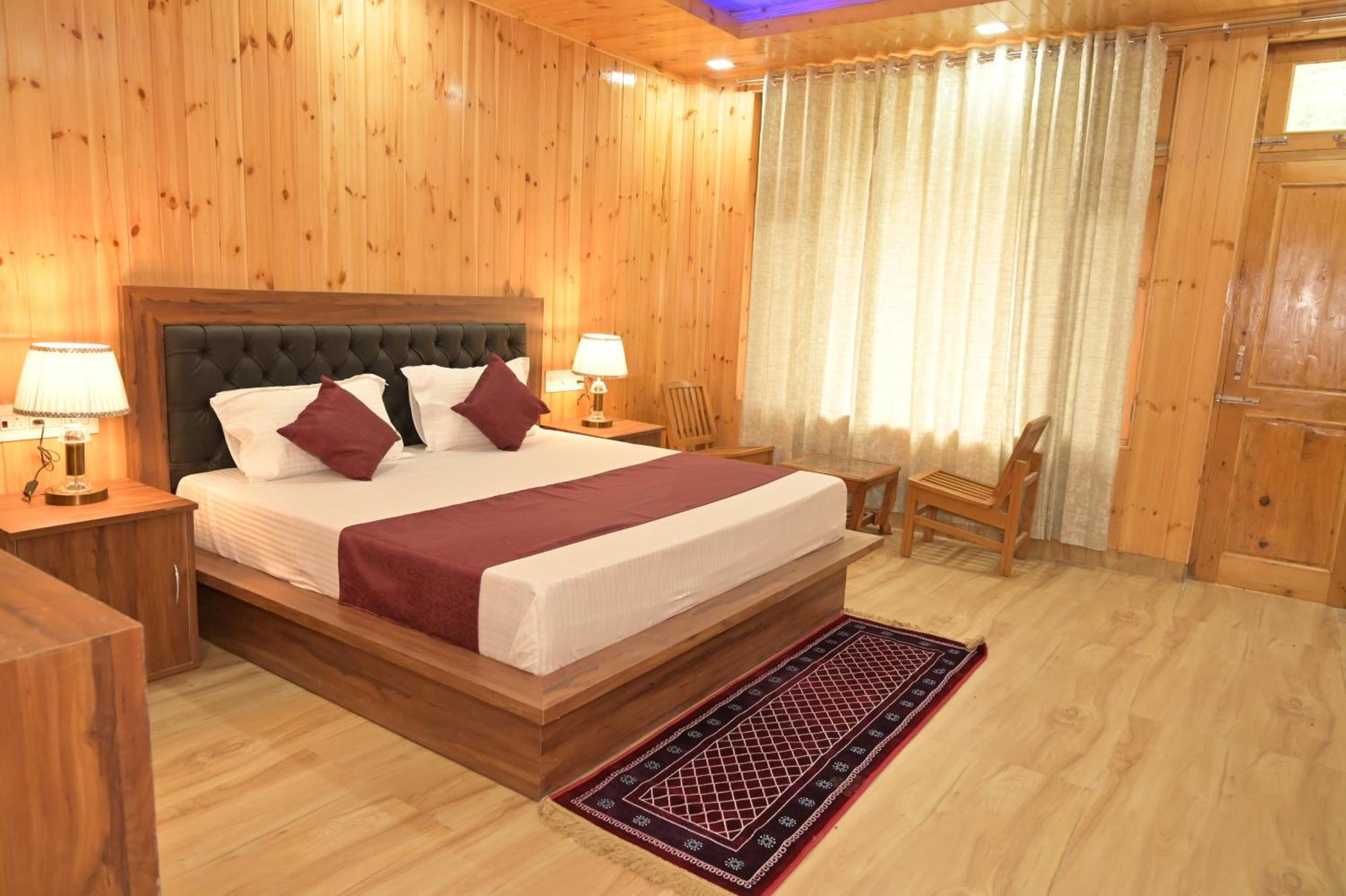 Hotel Royal Galaxy Tirthan Banjār 外观 照片